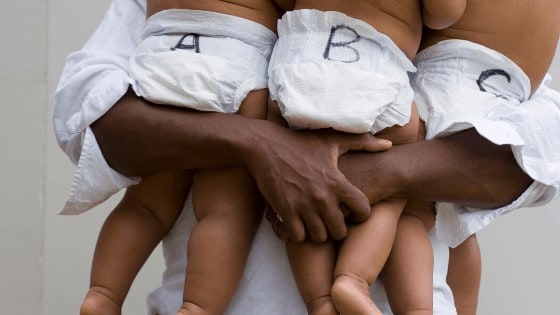 Coby werd onverwacht en ongepland zwanger van een drieling