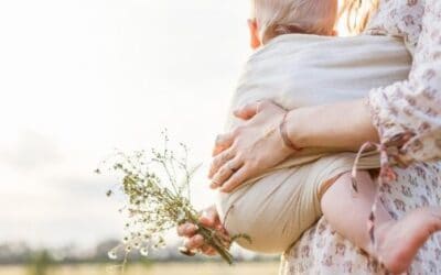 Hoe dragen kan helpen in het verstevigen van de band tussen jou en je kindje