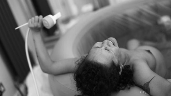 Bang voor de pijn van de weeën? Met deze 3 tips houd je grip